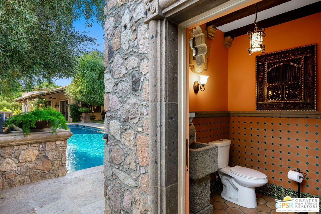 Exterior, Pendant Lights, Pool