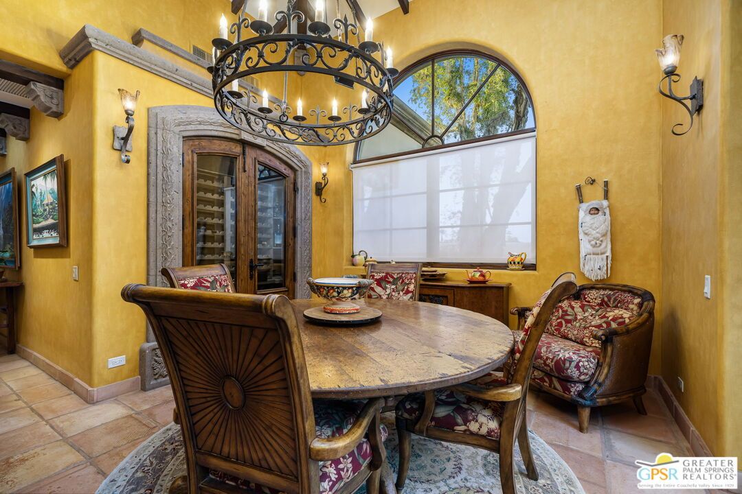 Chandelier, Dining room, Interior