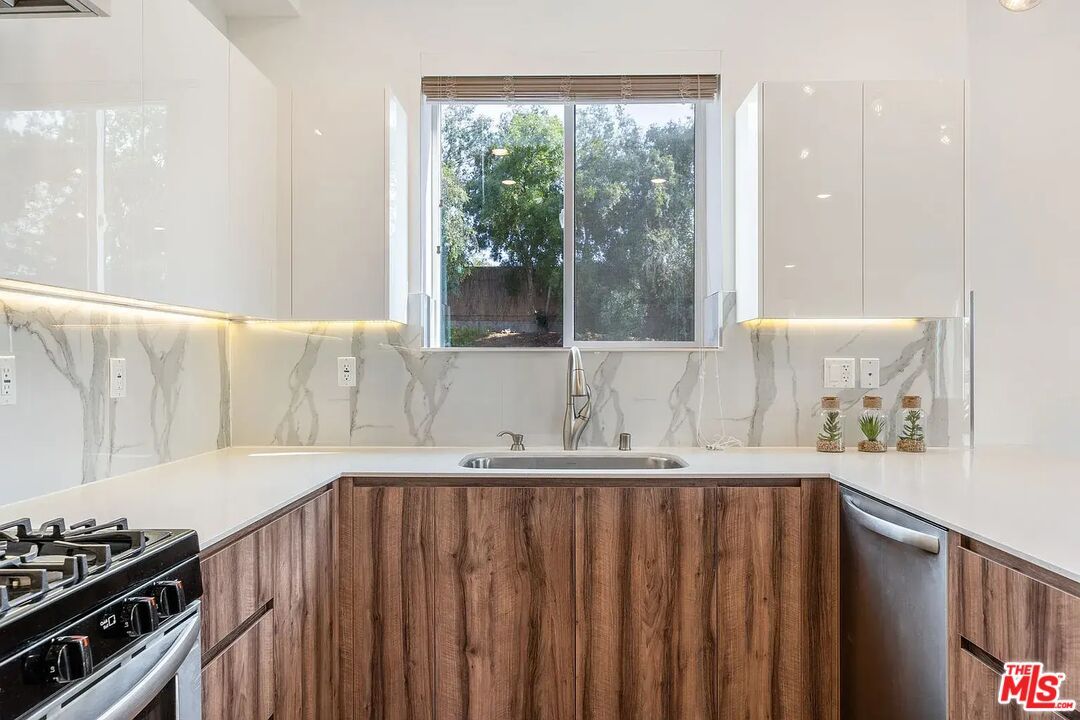 Interior, Kitchen, Marble Walls