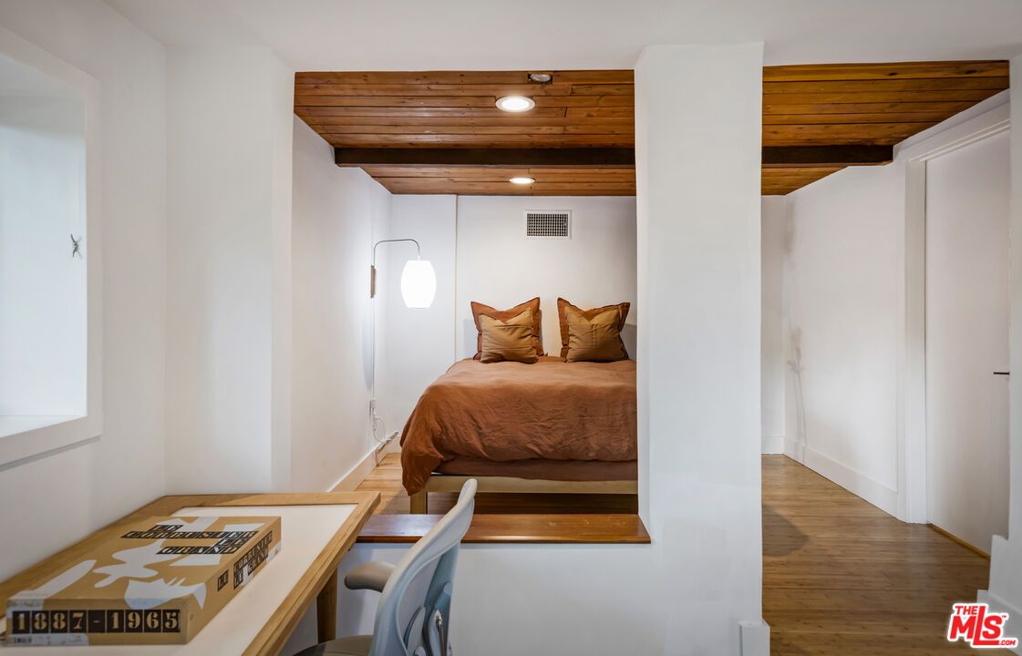 Bedroom, Interior, Recessed Lighting, Wooden Ceilings, Wood Texture Flooring