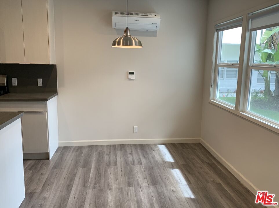 Interior, Kitchen, Pendant Lights, Wood Texture Flooring
