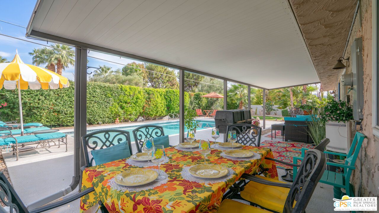 Exterior, Interior, Pool, Sun Room