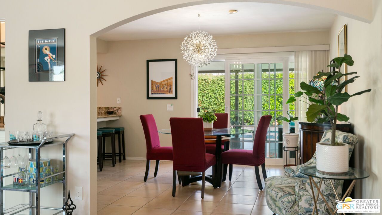 Chandelier, Dining room, Interior, Pendant Lights