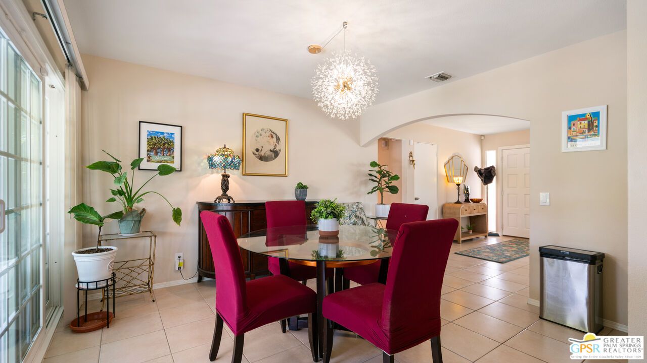 Chandelier, Dining room, Interior