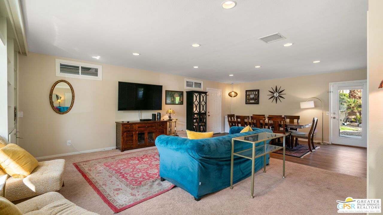 Dining room, Interior, Living room, Pendant Lights, Recessed Lighting, Wood Texture Flooring