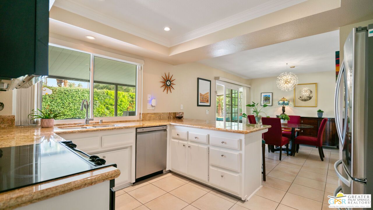 Chandelier, Dining room, Interior, Kitchen, Recessed Lighting