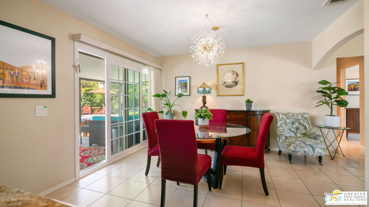 Chandelier, Dining room, Interior