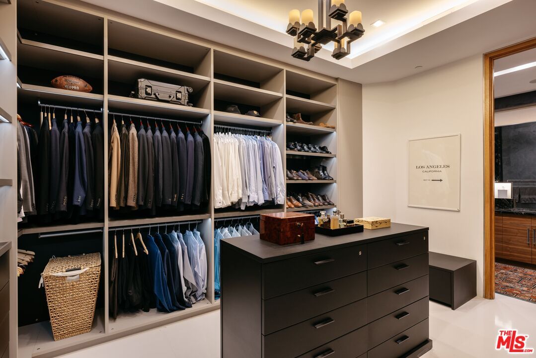 Interior, Recessed Lighting, Walk-in Closets