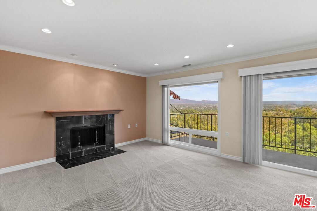 Empty room, Fireplace, Interior, Recessed Lighting