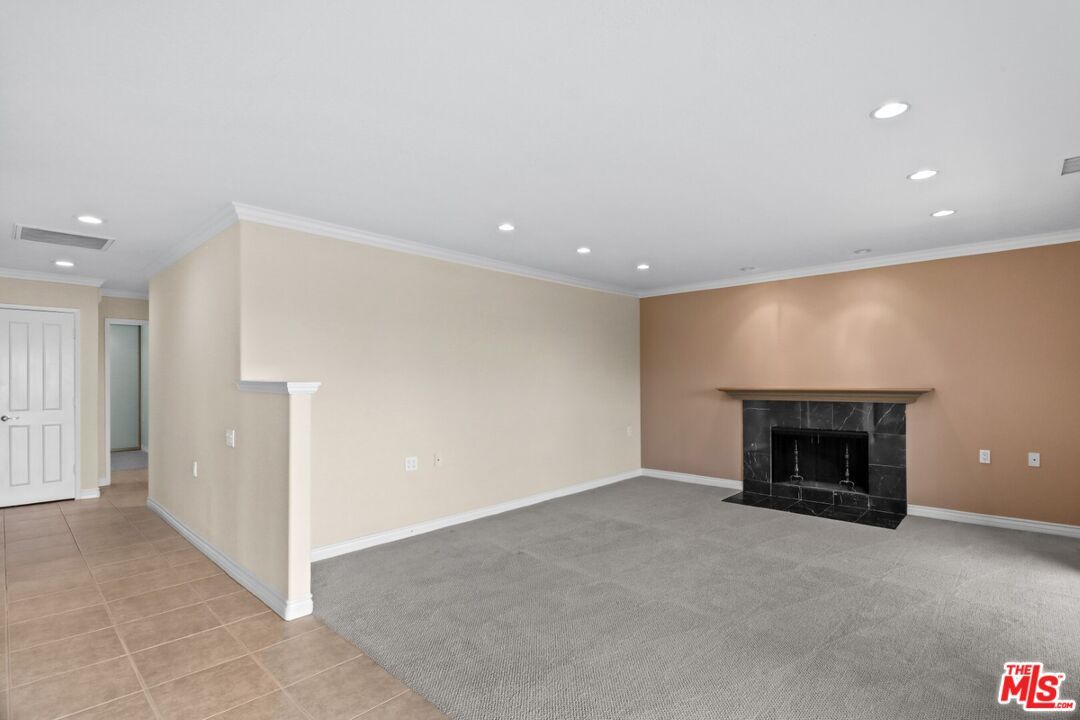 Empty room, Fireplace, Interior, Recessed Lighting