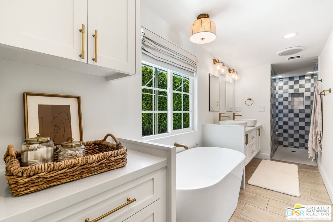 Bathroom, Dual Sink Vanities, Free Standing Baths, Interior, Recessed Lighting