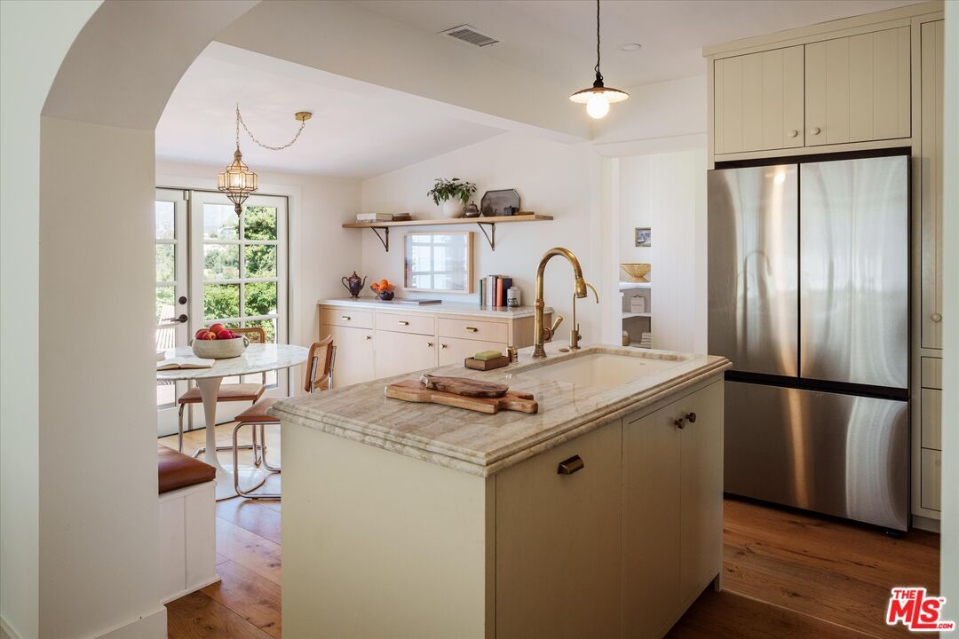Dining room, Interior, Kitchen, Pendant Lights, Stainless Steel Appliances, Wood Texture Flooring