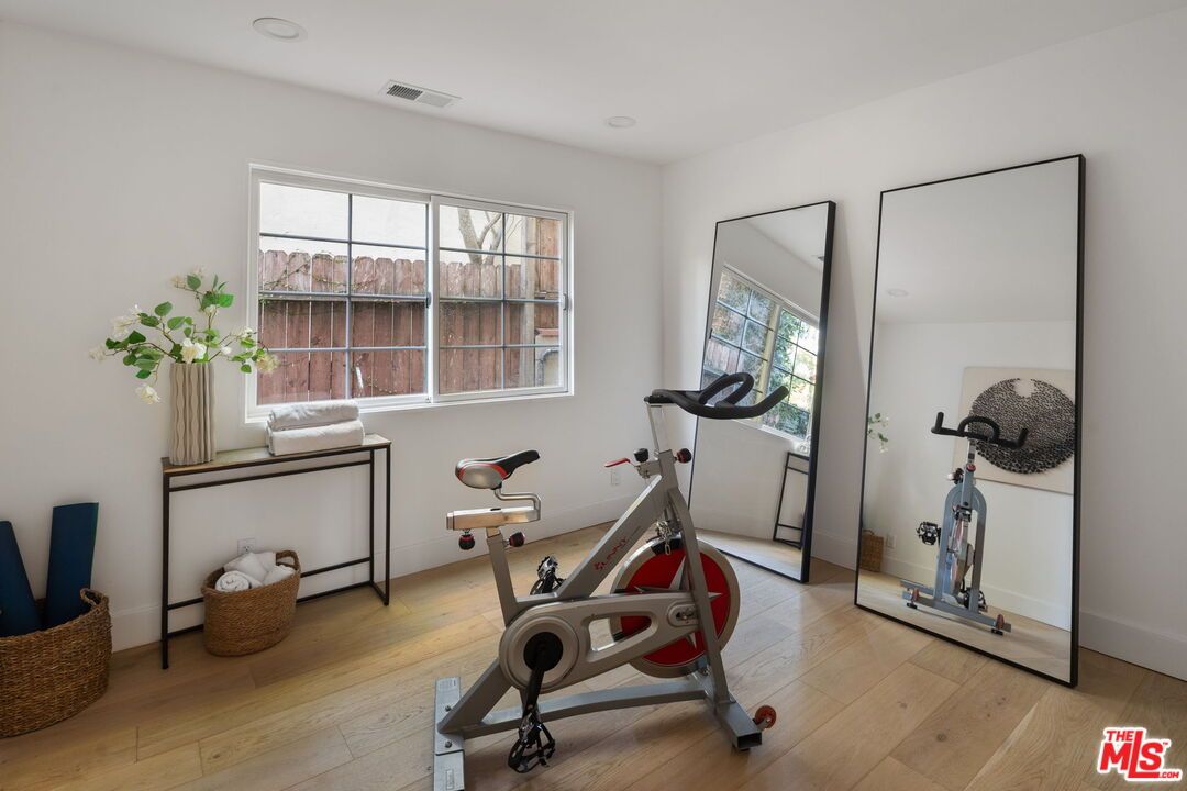 Fitness Equipment, Interior, Recessed Lighting, Wood Texture Flooring