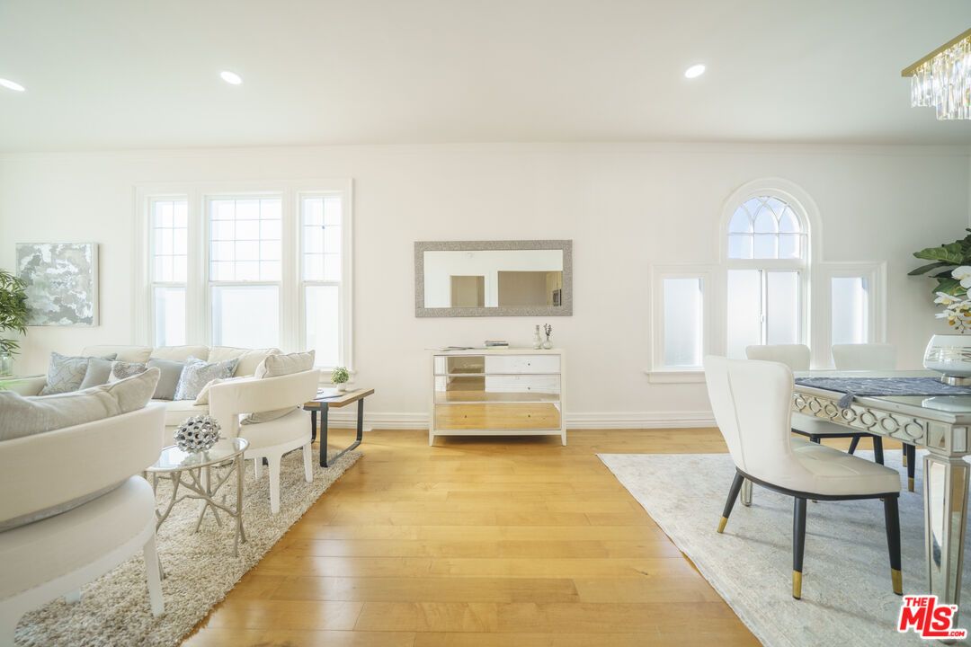 Dining room, Interior, Living room, Recessed Lighting, Wood Texture Flooring