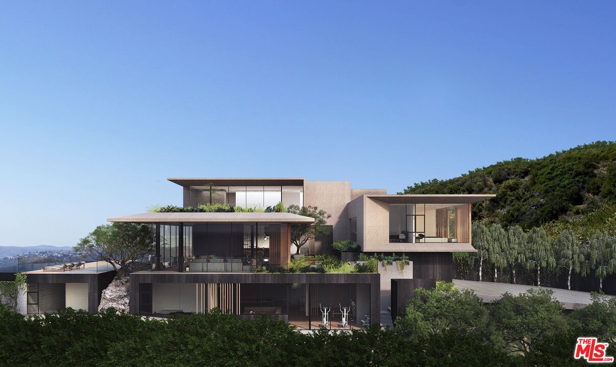 Backyard, Exterior, Facade, Modern