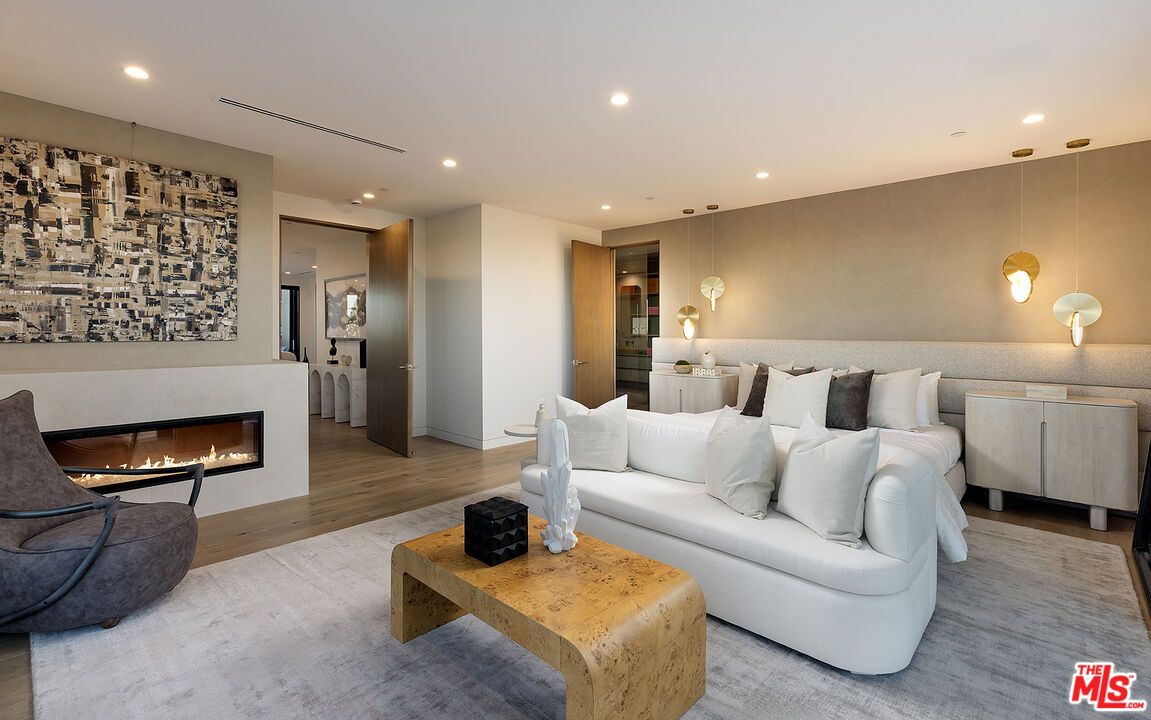 Fireplace, Interior, Living room, Pendant Lights, Recessed Lighting, Wood Texture Flooring