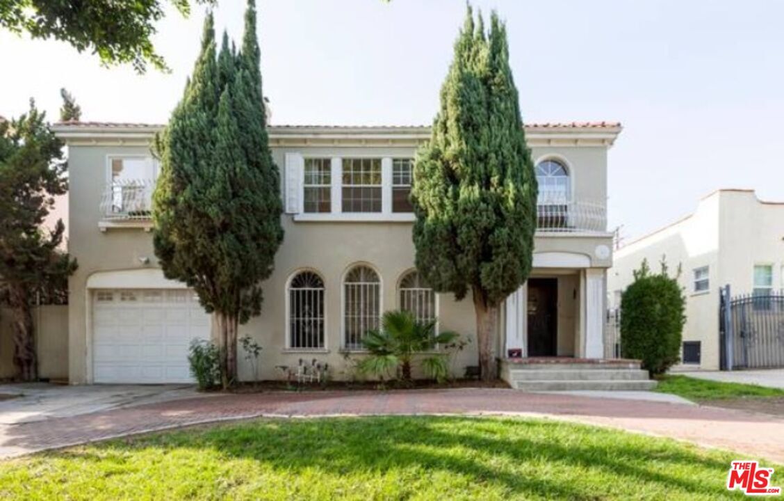 Attached, Backyard, Exterior, Facade, Mediterranean