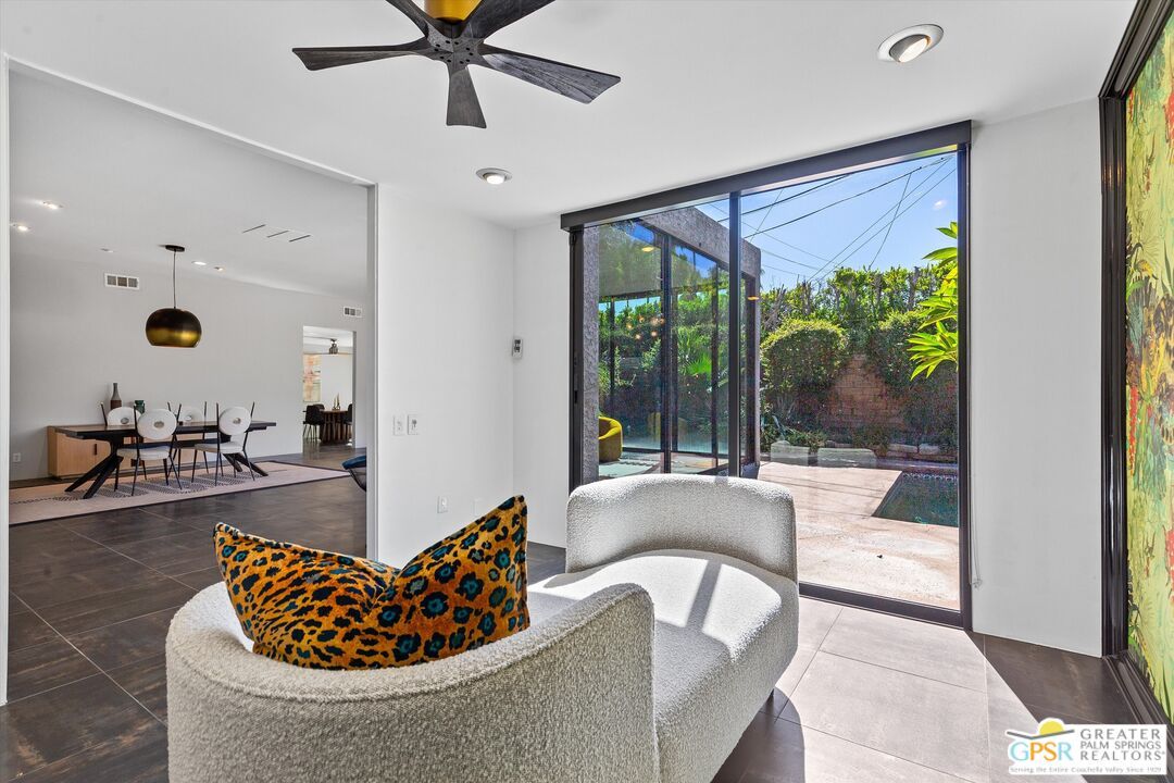 Dining room, Interior, Pendant Lights, Recessed Lighting