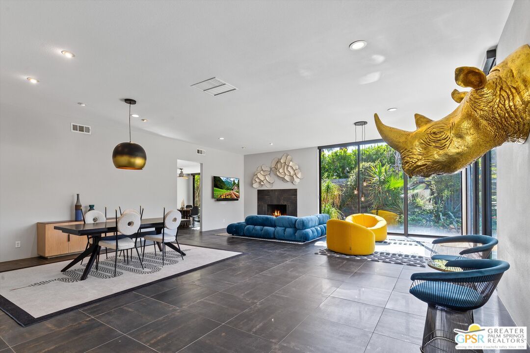 Dining room, Fireplace, Interior, Pendant Lights, Recessed Lighting