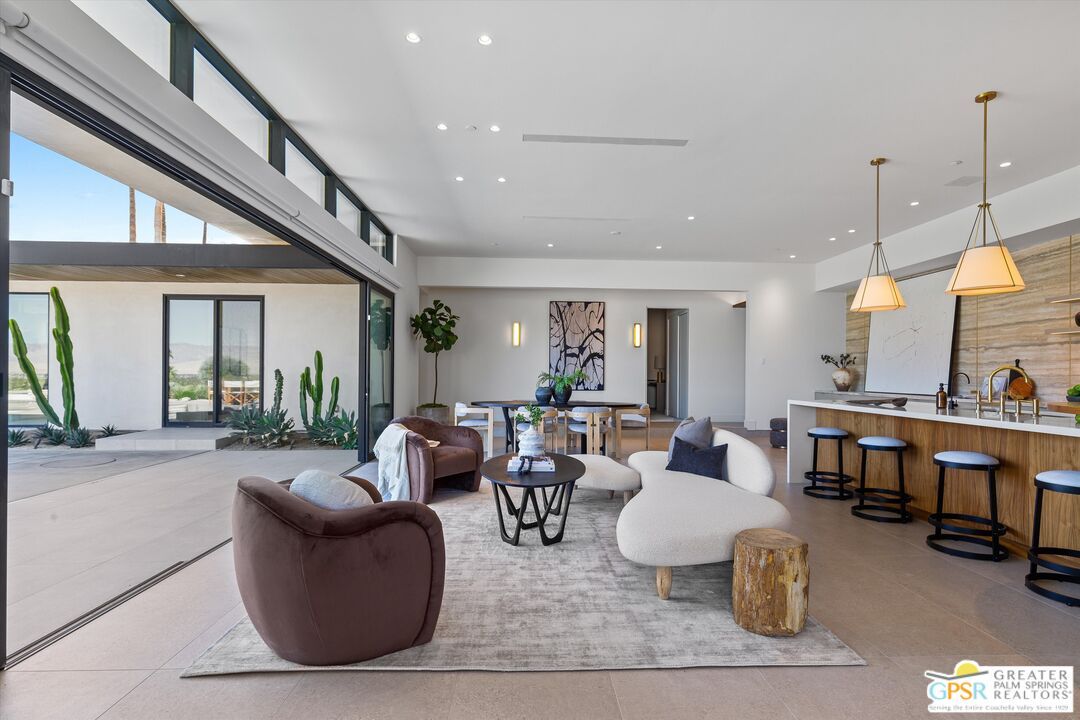 Interior, Living room, Pendant Lights, Recessed Lighting