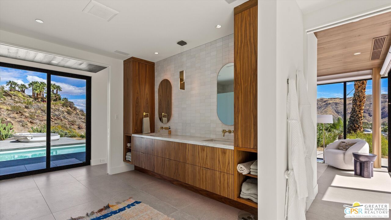 Bathroom, Interior, Pendant Lights, Recessed Lighting