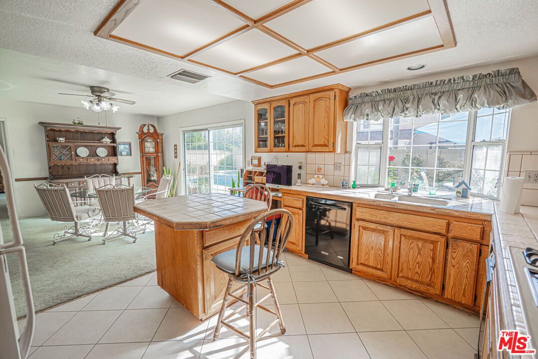 Dining room, Interior, Kitchen, Tile Countertops