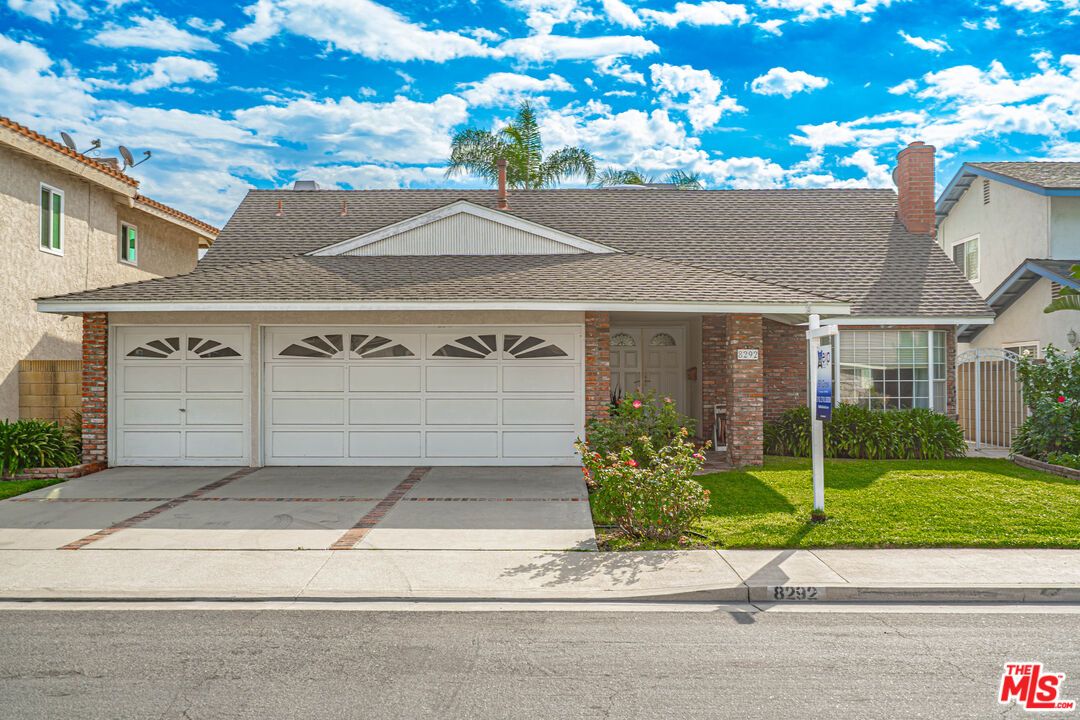 Attached, Exterior, Facade, Brick Facade, Ranch