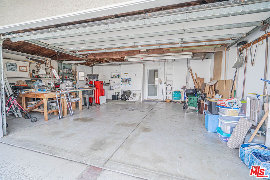 Garage, Interior