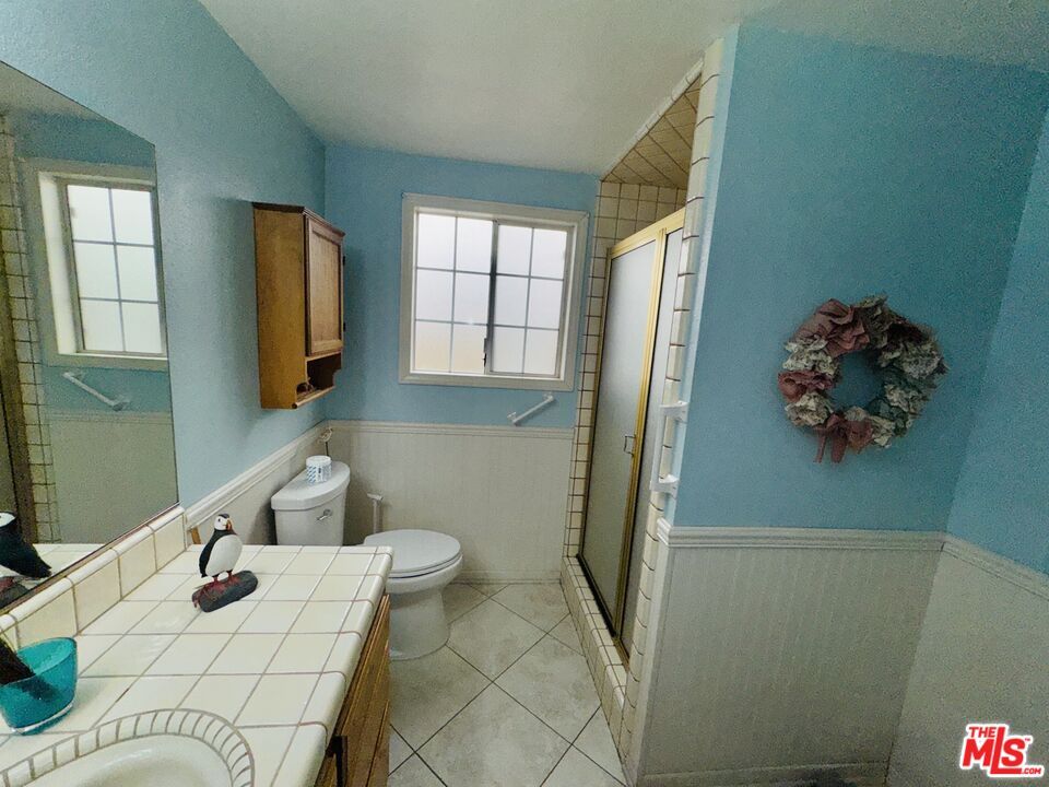 Bathroom, Interior, Tile Countertops