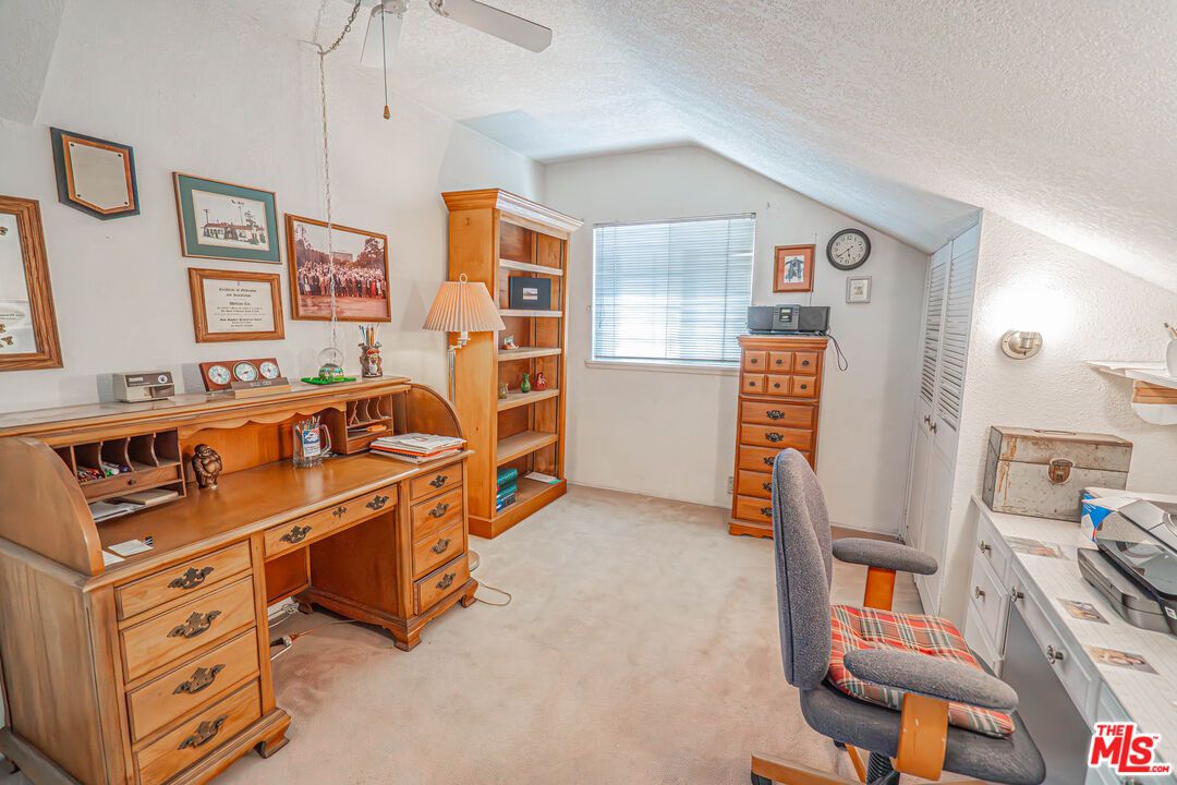 Home Office, Interior