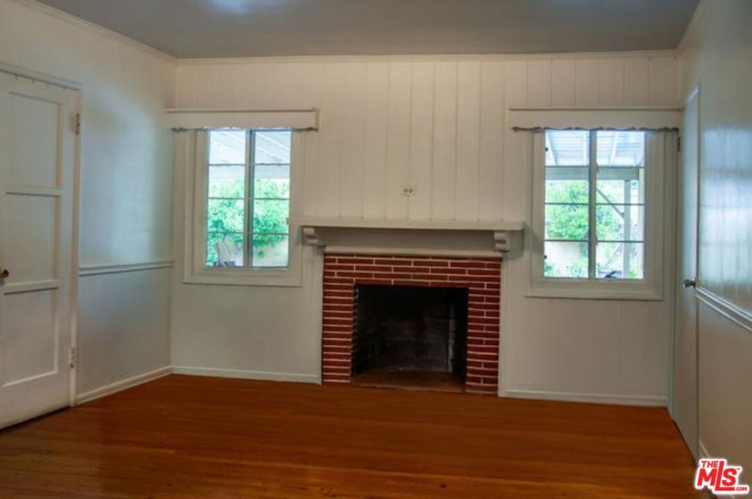 Empty room, Fireplace, Interior, Wood Texture Flooring
