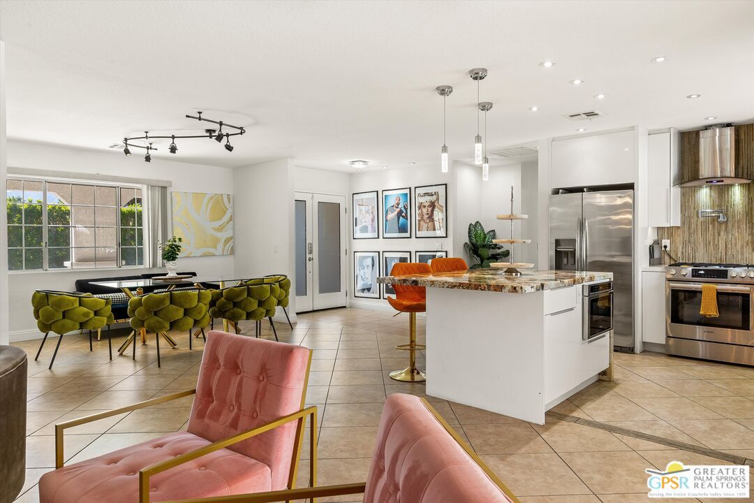 Dining room, Interior, Kitchen, Pendant Lights, Recessed Lighting, Stainless Steel Appliances