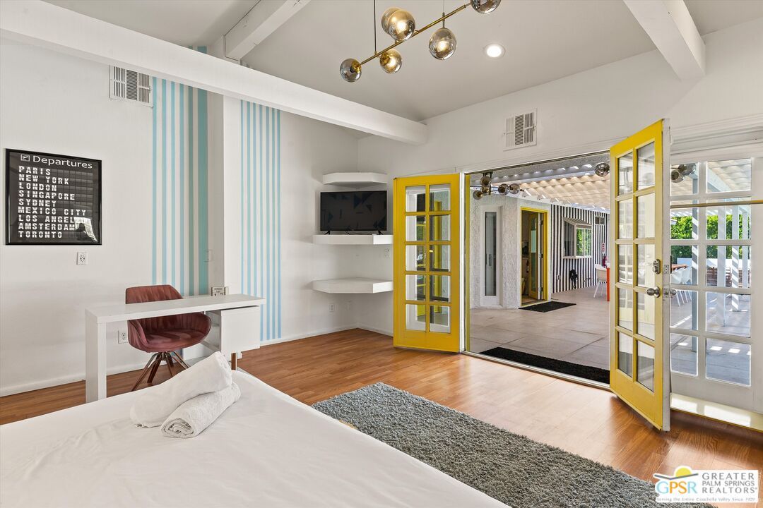 Bedroom, Interior, Pendant Lights, Recessed Lighting, Wood Texture Flooring