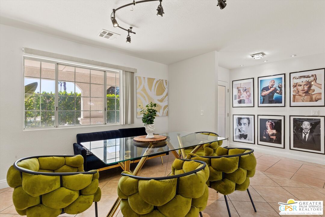 Dining room, Interior, Recessed Lighting