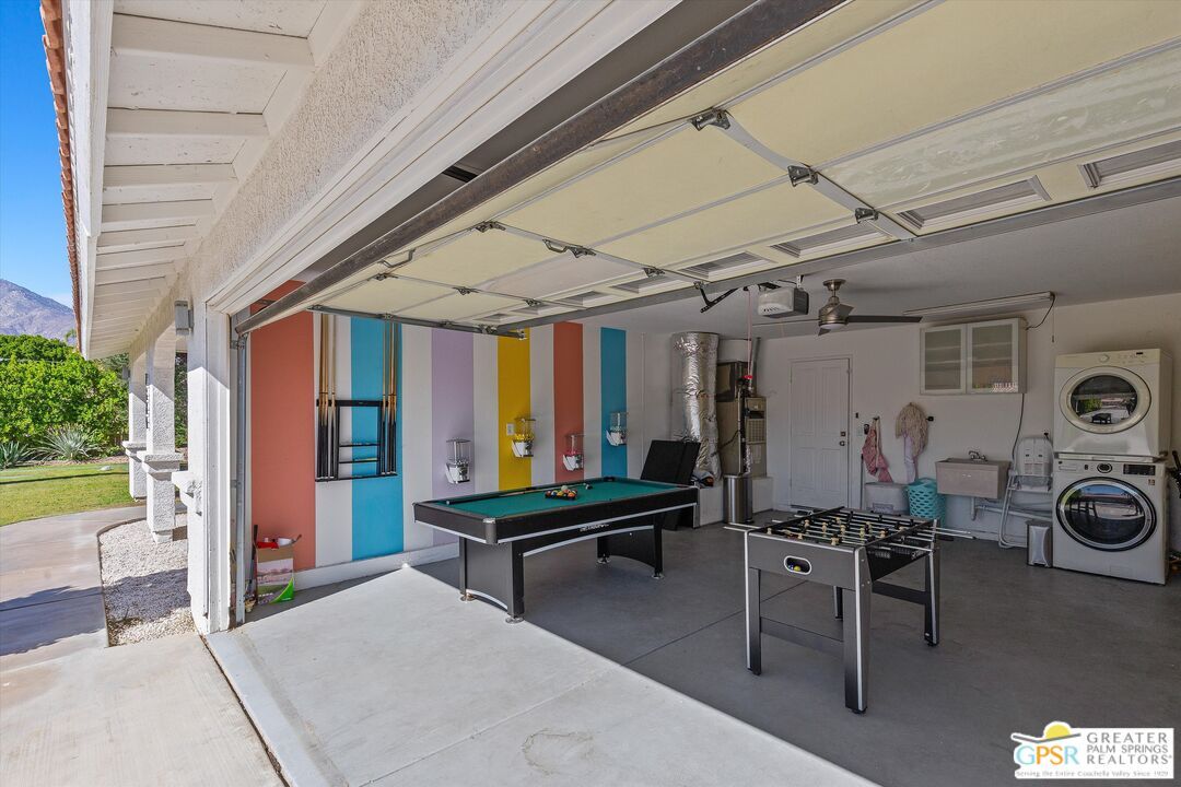 Billiard Table, Game Room, Interior, Washer