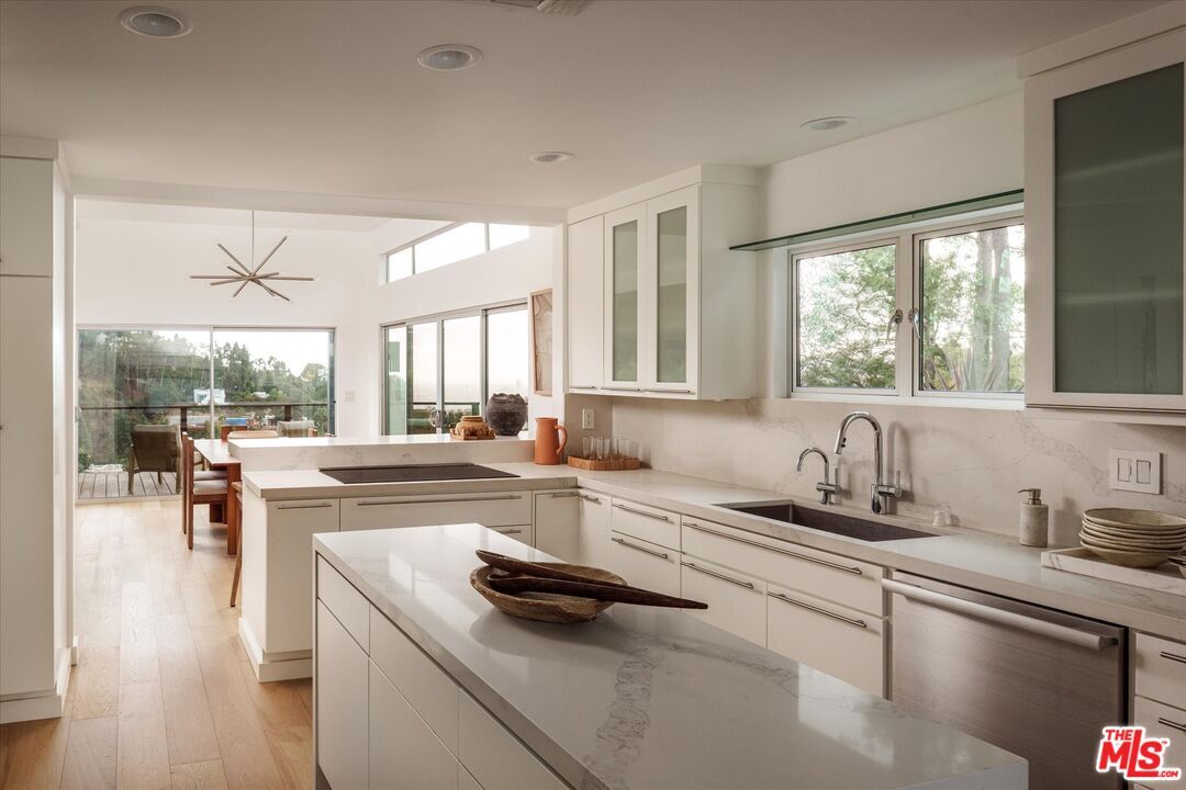 Dining room, Interior, Kitchen, Recessed Lighting, Wood Texture Flooring