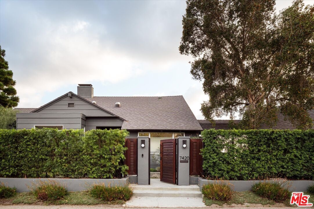 Exterior, Facade, Cape Cod