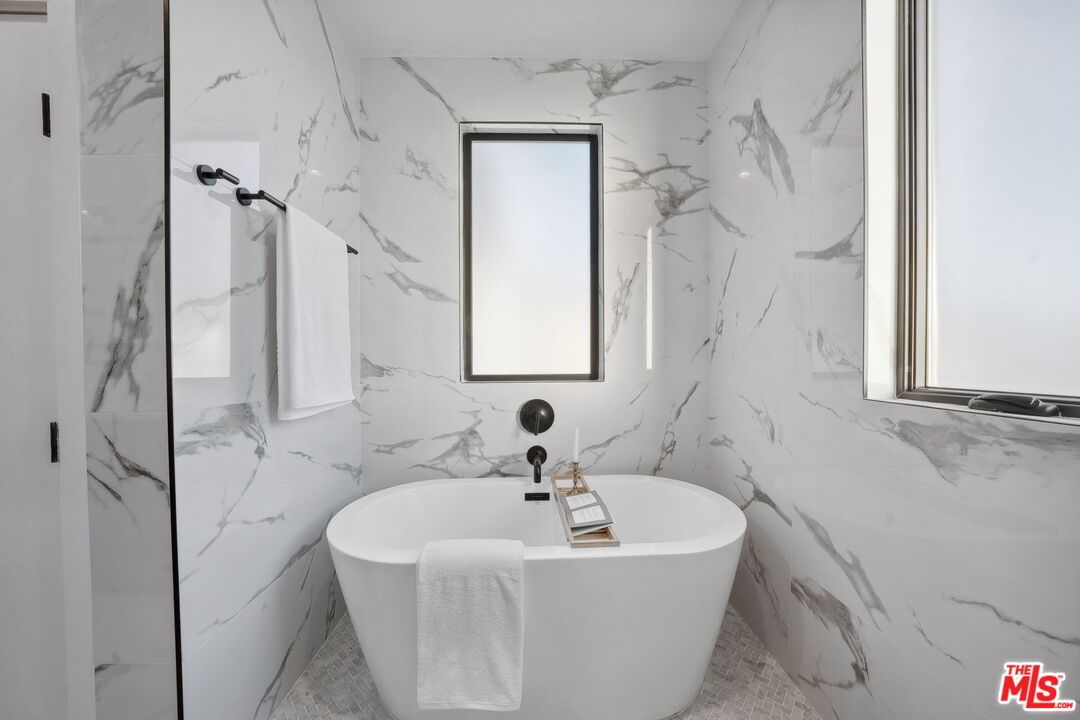 Bathroom, Free Standing Baths, Interior, Marble Walls