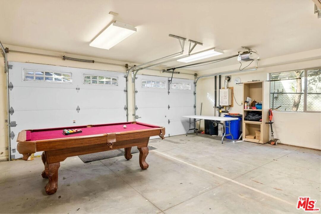Billiard Table, Game Room, Garage, Interior