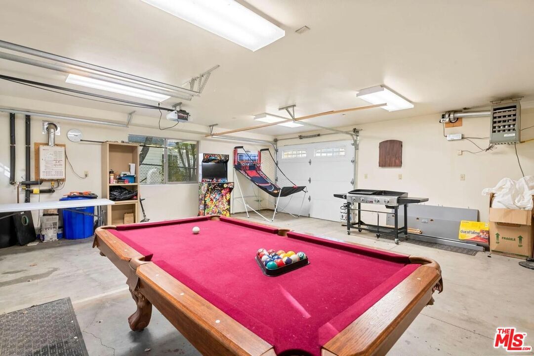 Billiard Table, Game Room, Garage, Interior