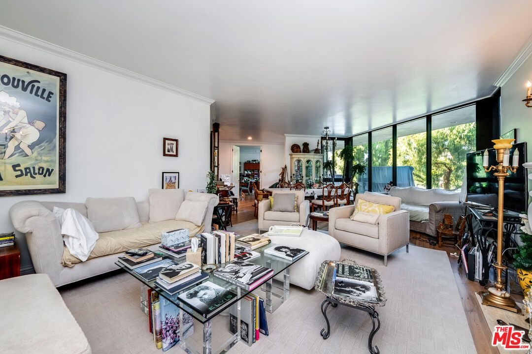 Dining room, Interior, Living room, Recessed Lighting, Wood Texture Flooring