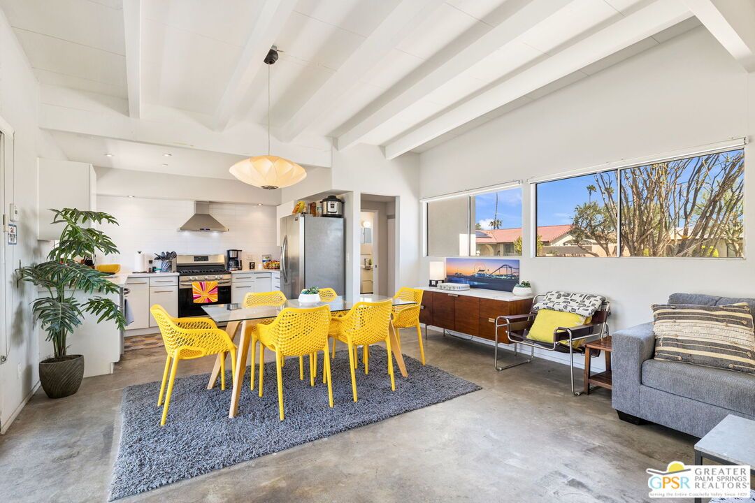 Dining room, Interior, Kitchen, Living room, Pendant Lights, Recessed Lighting, Stainless Steel Appliances