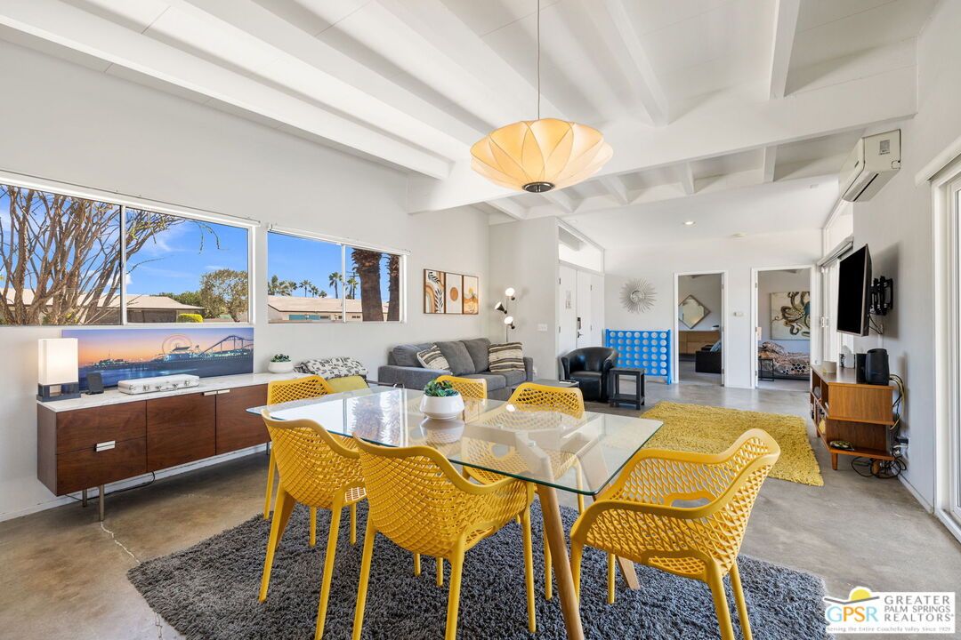 Dining room, Interior, Living room, Pendant Lights