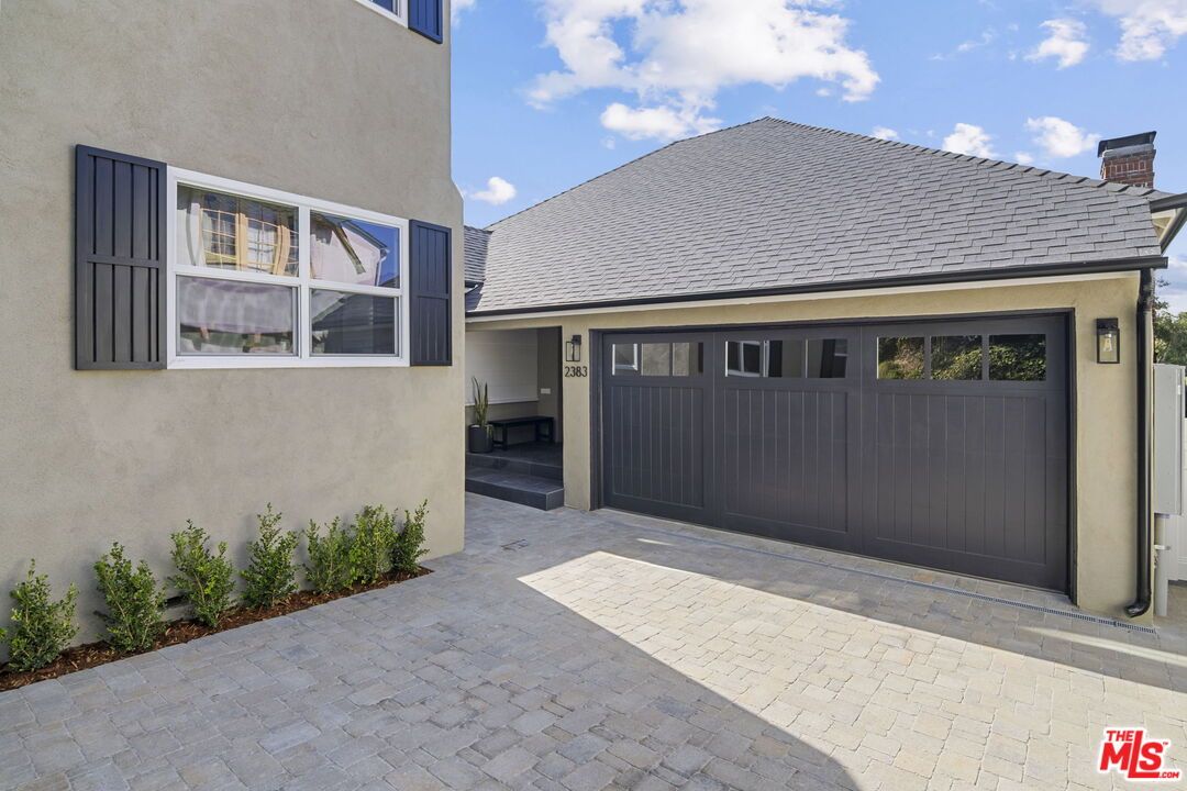 Detached Garage, Exterior