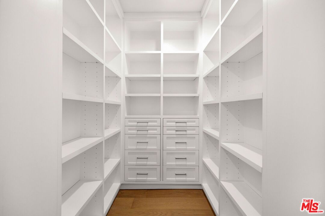 Interior, Walk-in Closets, Wood Texture Flooring