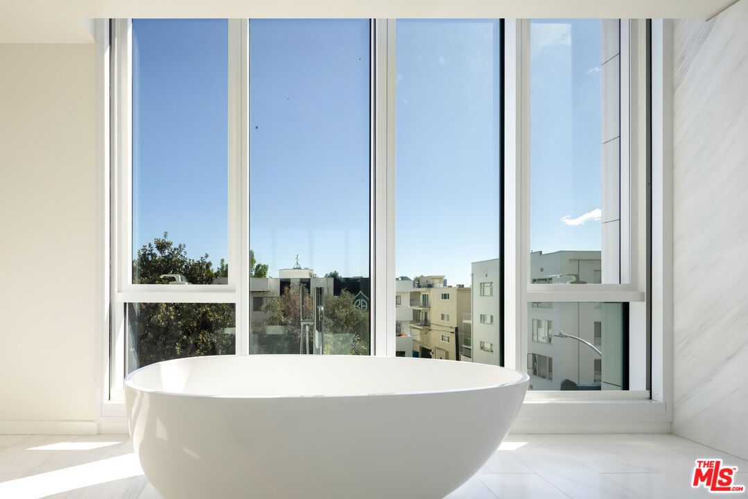 Bathroom, Free Standing Baths, Interior, Marble, Marble Walls