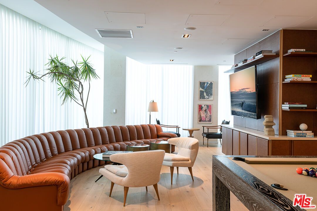 Billiard Table, Game Room, Interior, Living room, Recessed Lighting, Wood Texture Flooring