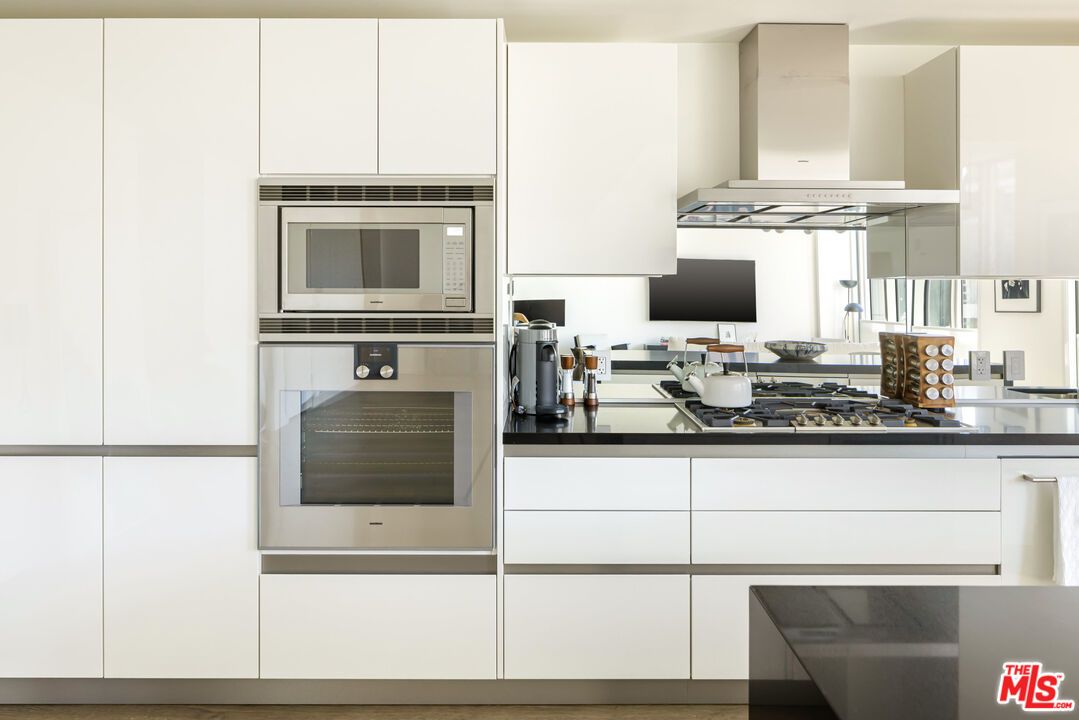 Interior, Kitchen, Stainless Steel Appliances
