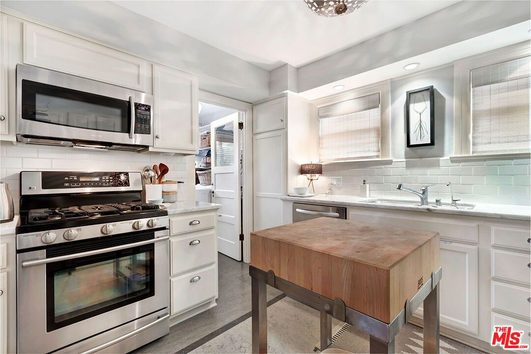 Interior, Kitchen, Stainless Steel Appliances