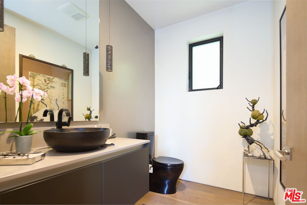 Bathroom, Interior, Pendant Lights, Wood Texture Flooring